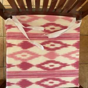 Stuhlkissen mit RV und Bindebändern aus Telas de Lengua - ROSA, Ikat, Mallorca Stoffe - misspatch.de