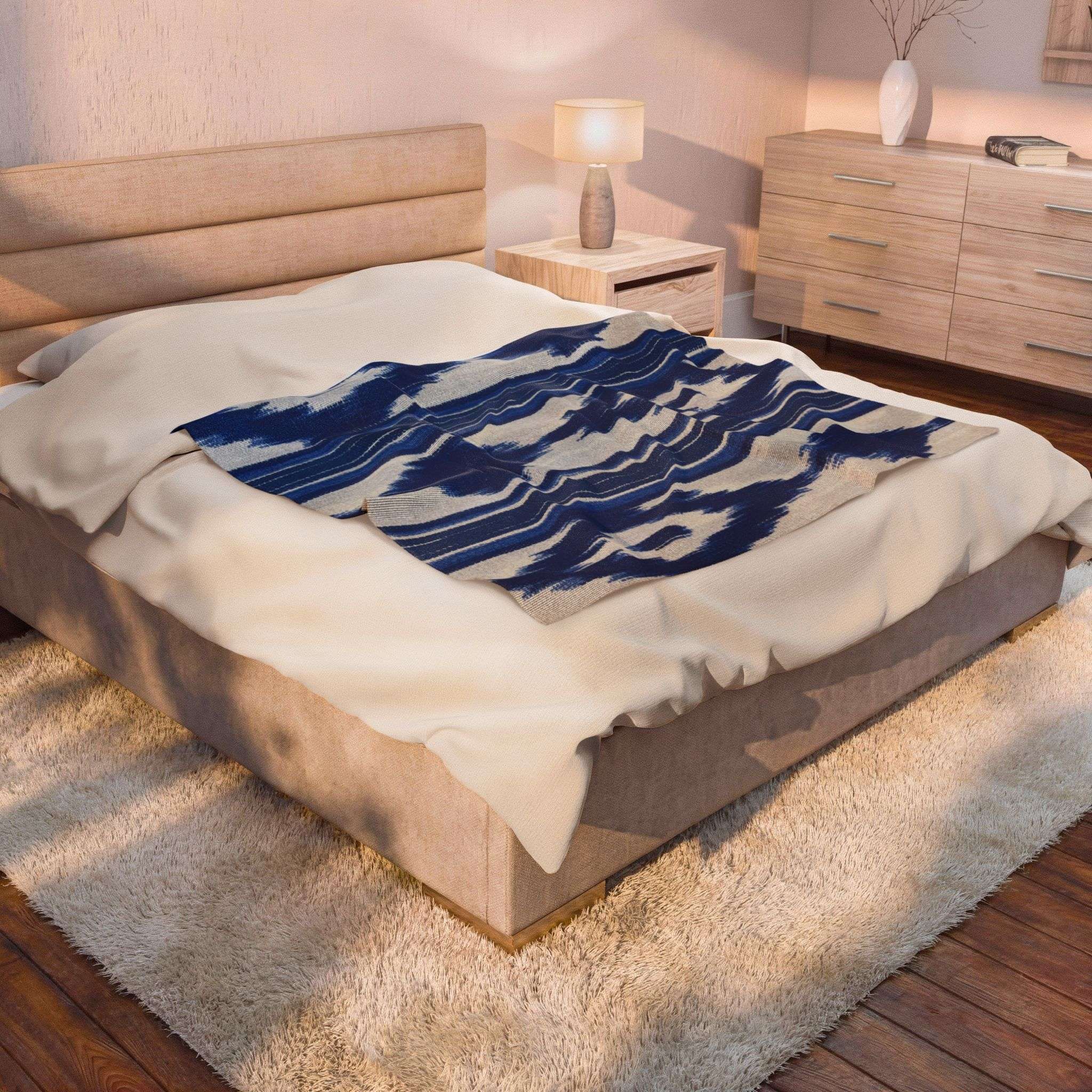 Blue Ikat Pattern Velveteen Plush Blanket - Mallorca Ikat Design Blue Blue Ikat Pattern Velveteen Plush Blanket - Mallorca Ikat Design Blue – Bild 4
